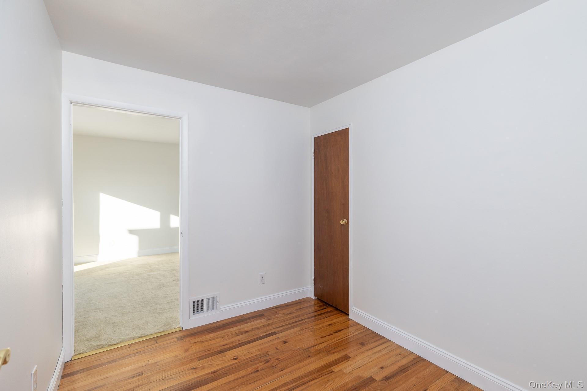 #11 photo, 3 Exeter Road, 东长岛 East Patchogue , NY 11772