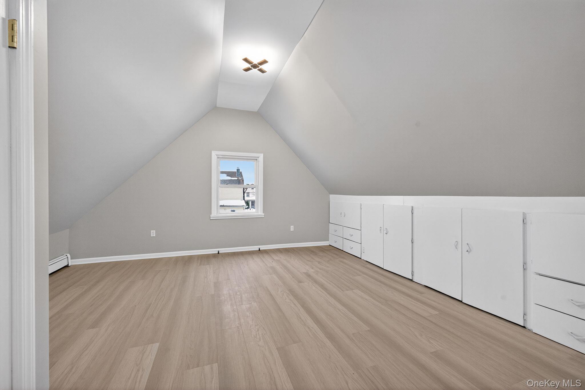 #18 photo, 10424 208th Street, Queens Village , NY 11429