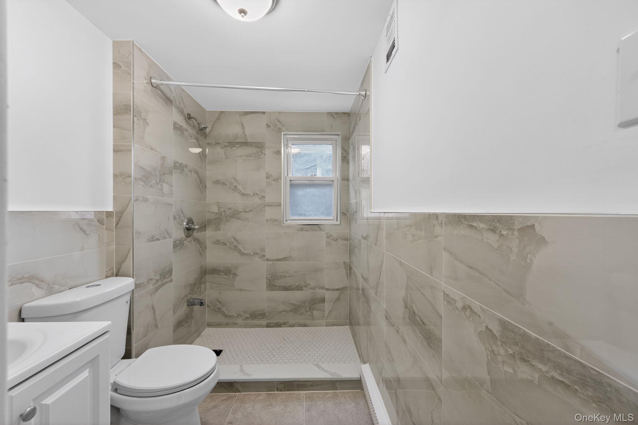 #7 photo, 10424 208th Street, Queens Village , NY 11429