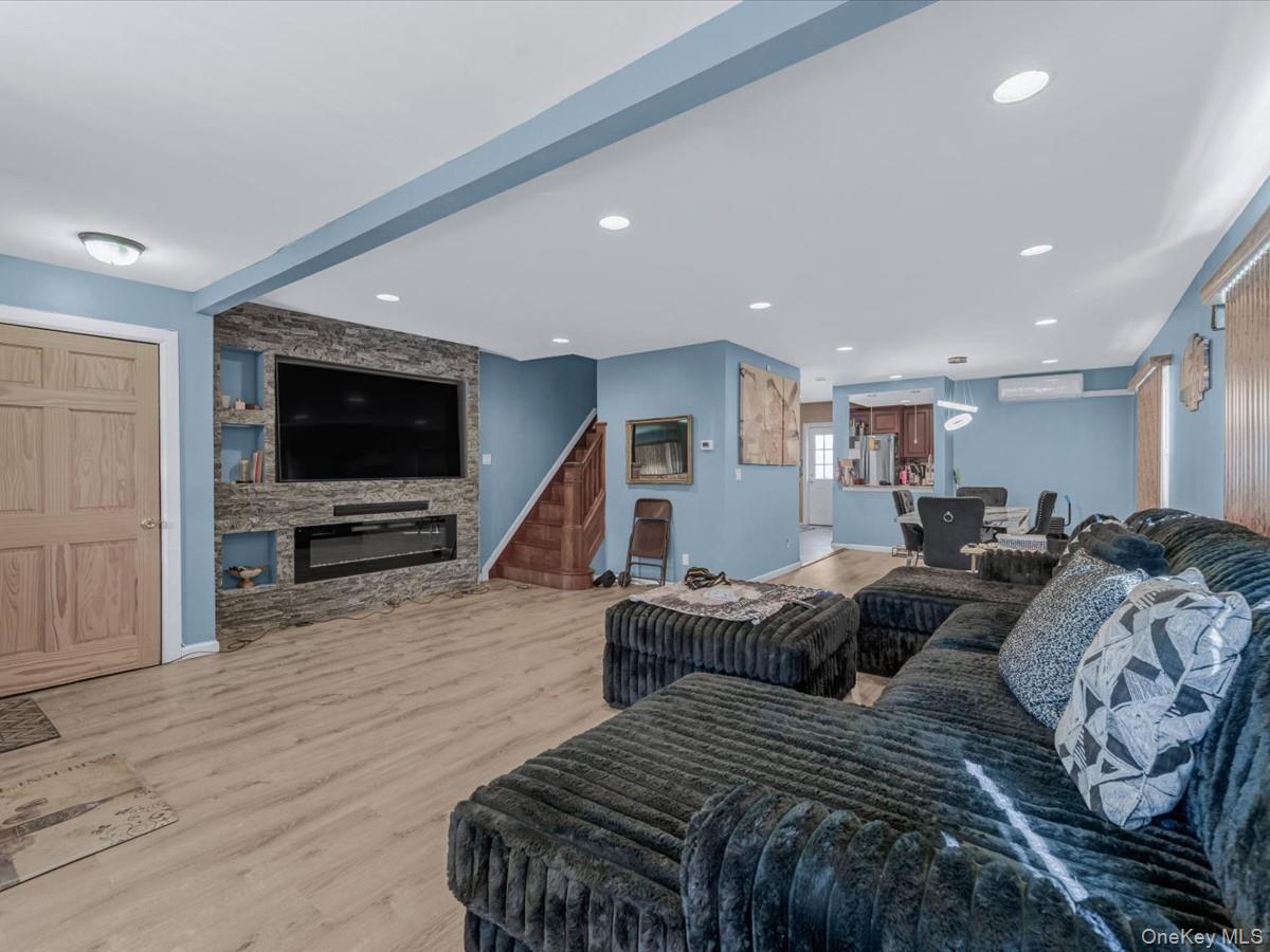 #4 photo, 240-15 Mayda Road, Rosedale , NY 11422