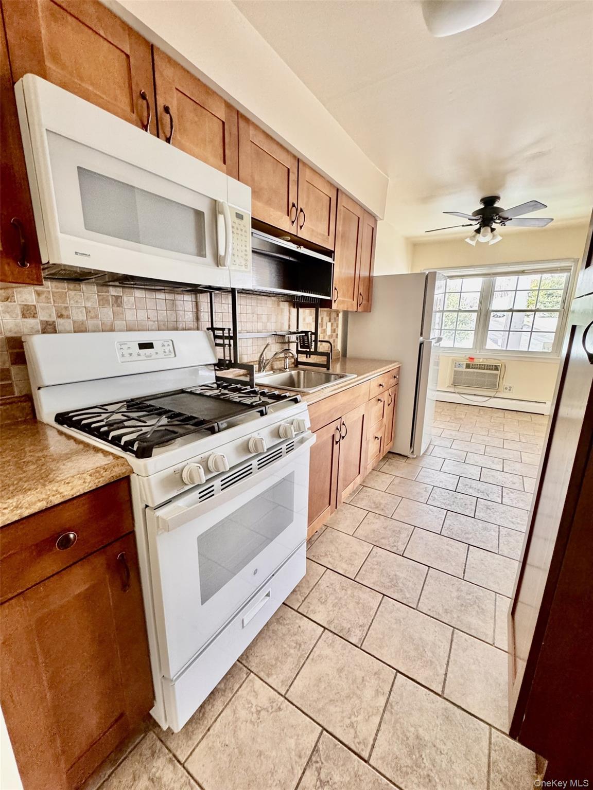 #4 photo, 7 Colonial Road, Beacon , NY 12508