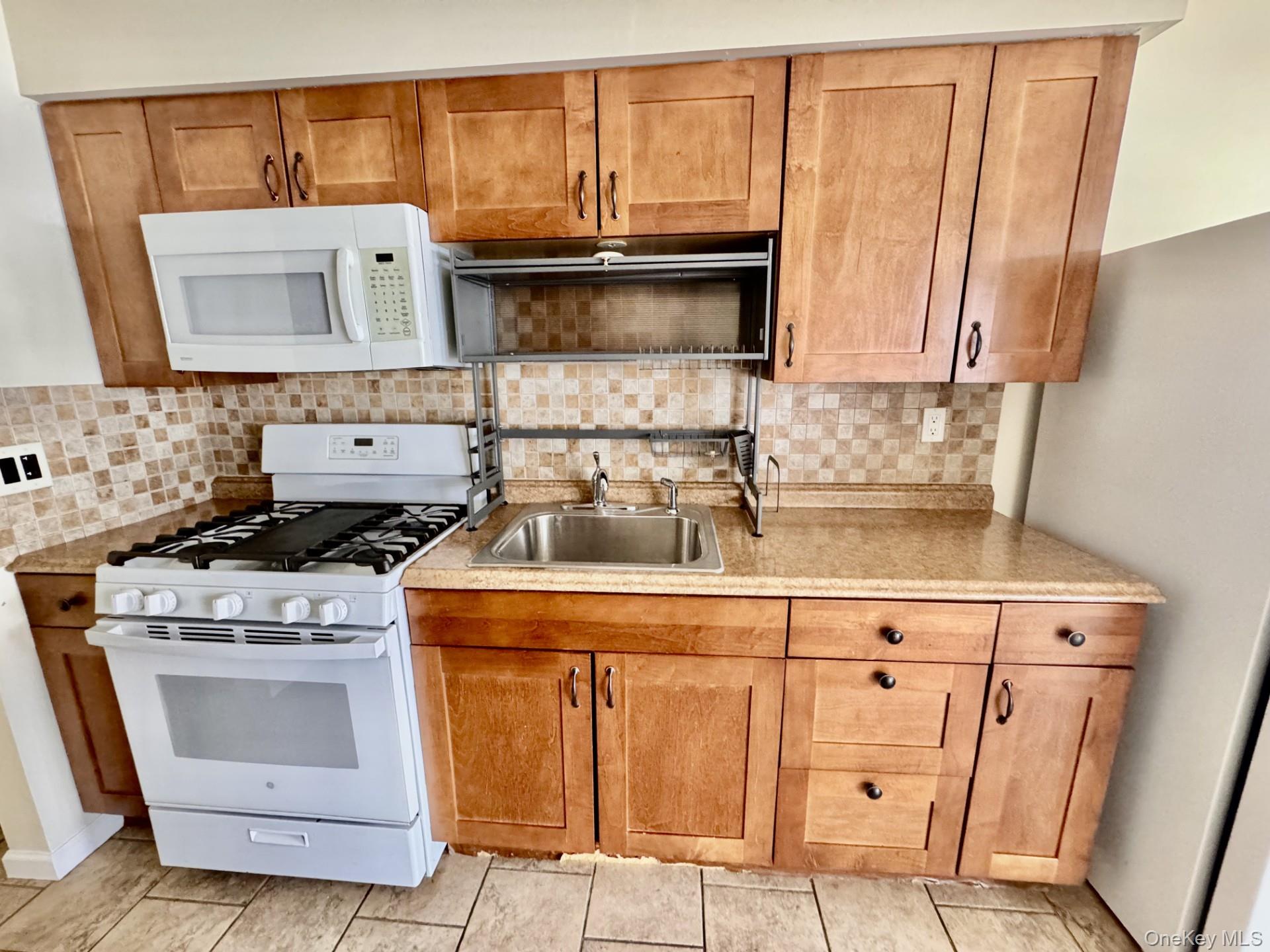 #6 photo, 7 Colonial Road, Beacon , NY 12508