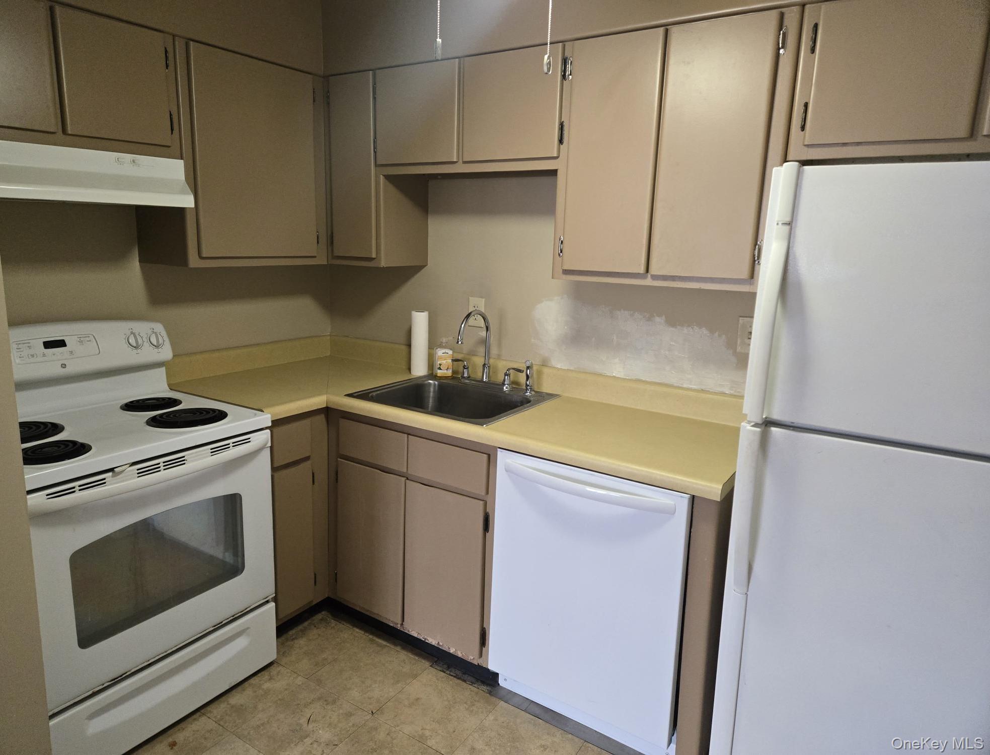 #6 photo, 1840 Crompond Road, Peekskill , NY 10566