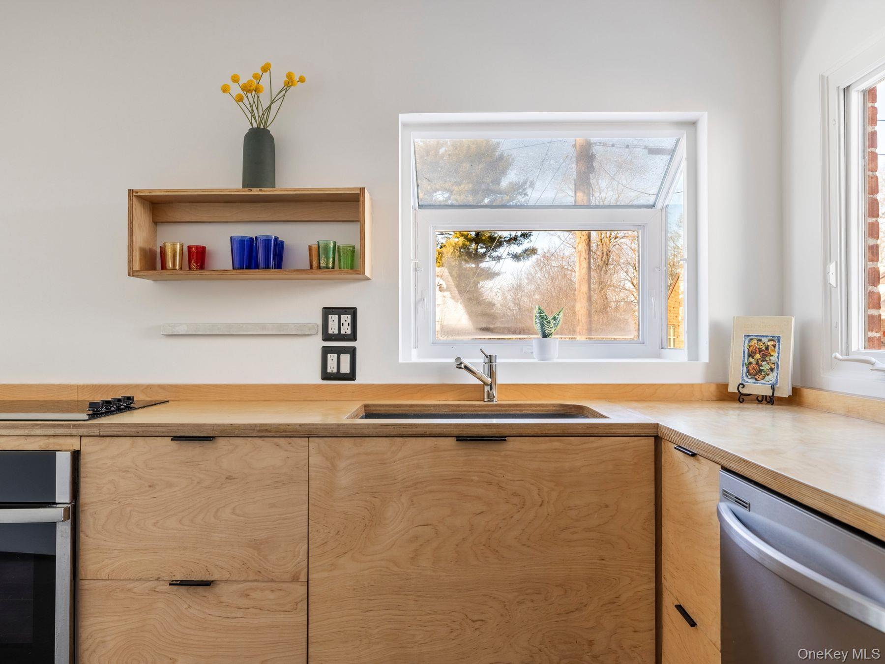 #9 photo, 2 Florence Street, Kingston , NY 12401