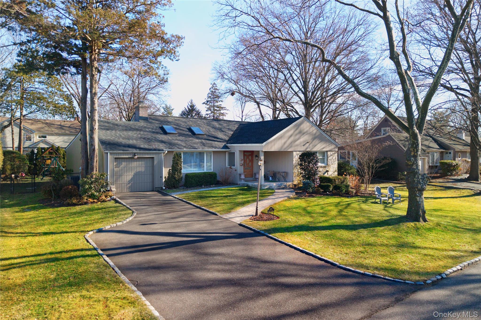 #1 photo, 26 Midland Road, East Hills , NY 11577