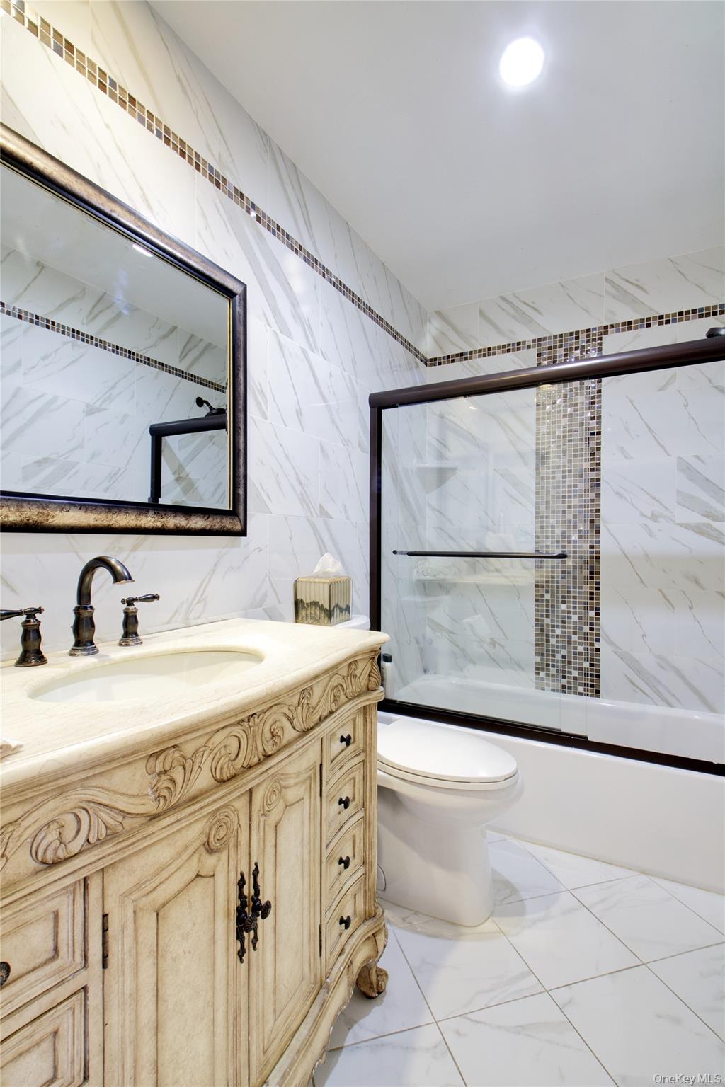 #15 photo, 26 Midland Road, East Hills , NY 11577