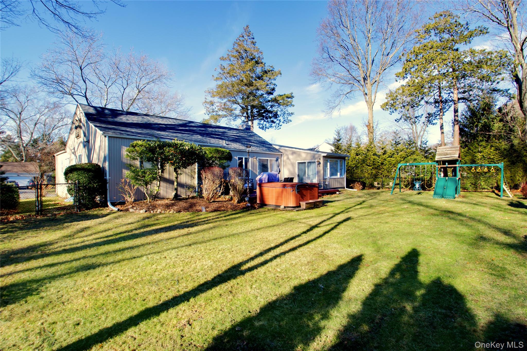 #20 photo, 26 Midland Road, East Hills , NY 11577