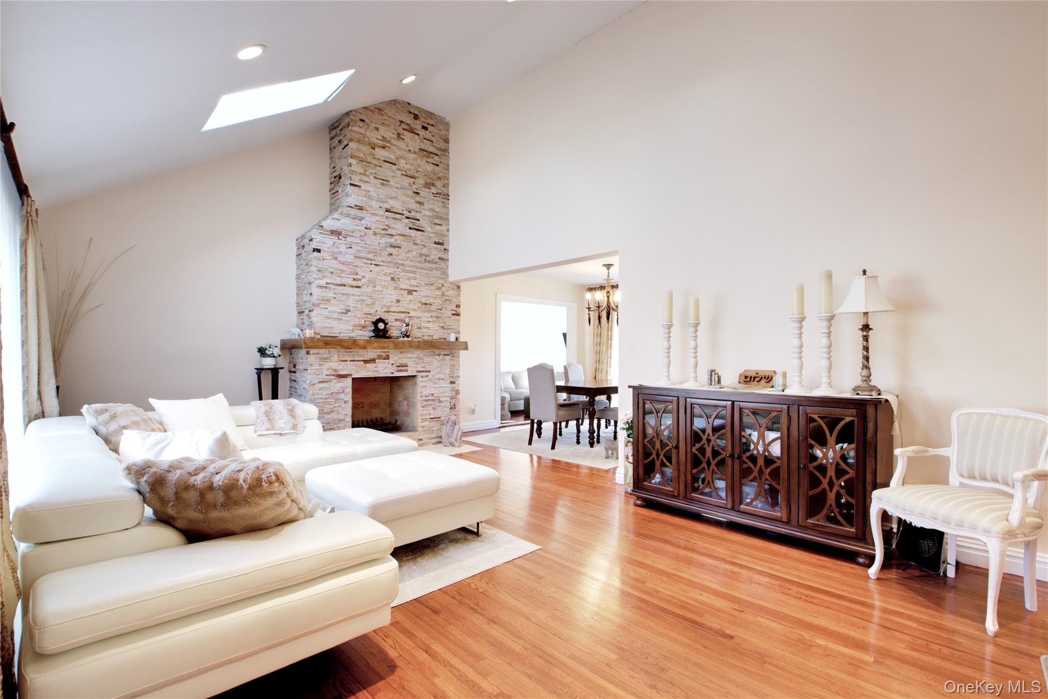 #4 photo, 26 Midland Road, East Hills , NY 11577