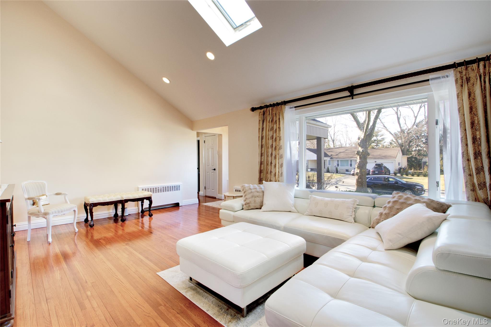 #5 photo, 26 Midland Road, East Hills , NY 11577