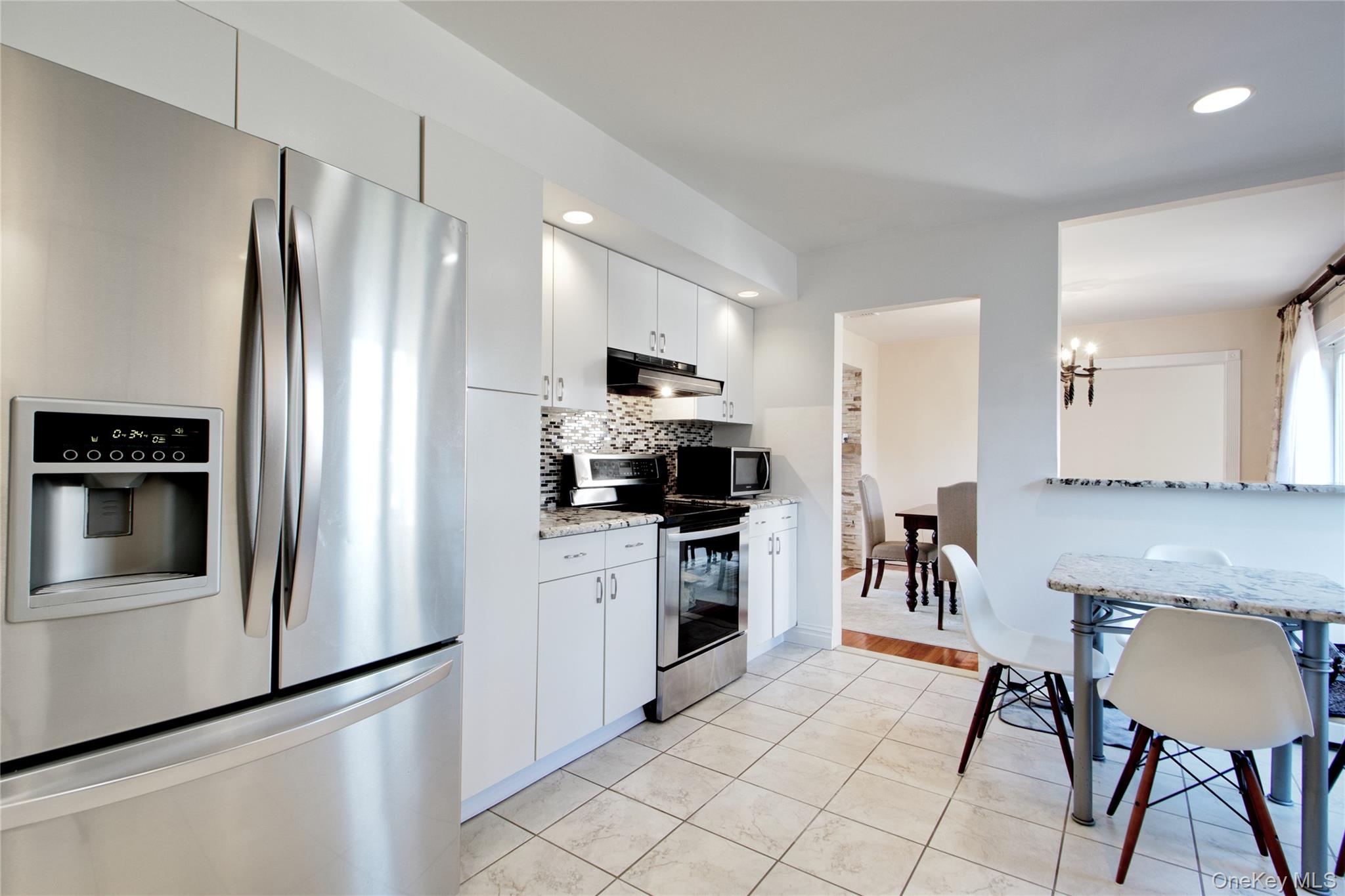 #7 photo, 26 Midland Road, East Hills , NY 11577