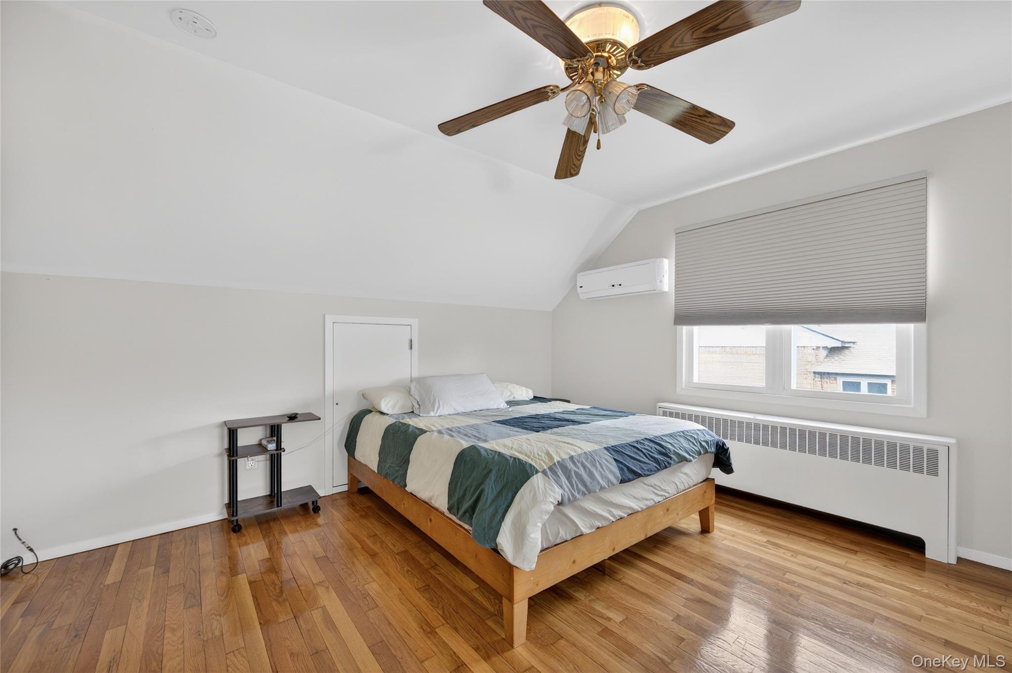 #12 photo, 867 Duncan Drive, Westbury , NY 11590