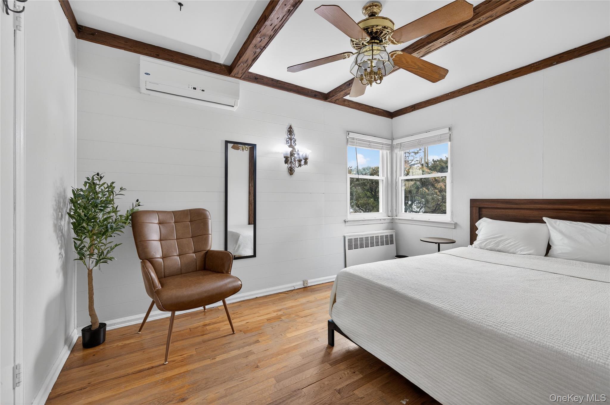 #9 photo, 867 Duncan Drive, Westbury , NY 11590