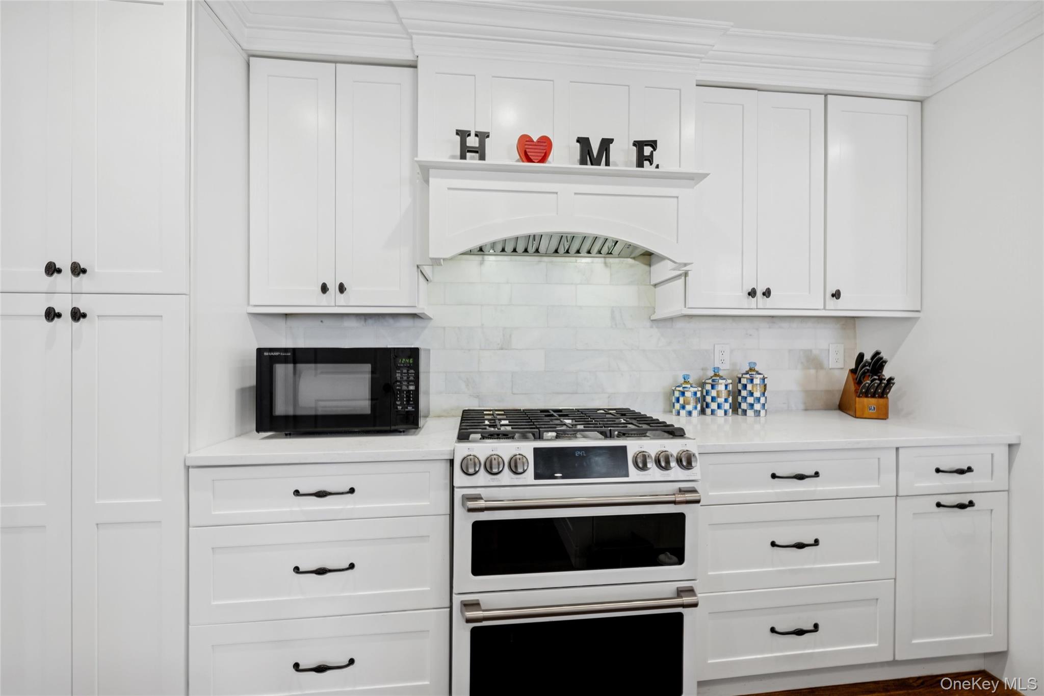 #11 photo, 130 Oakview Avenue, Farmingdale , NY 11735