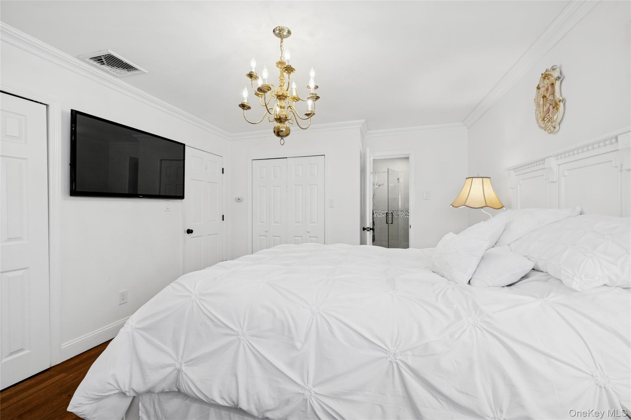 #14 photo, 130 Oakview Avenue, Farmingdale , NY 11735