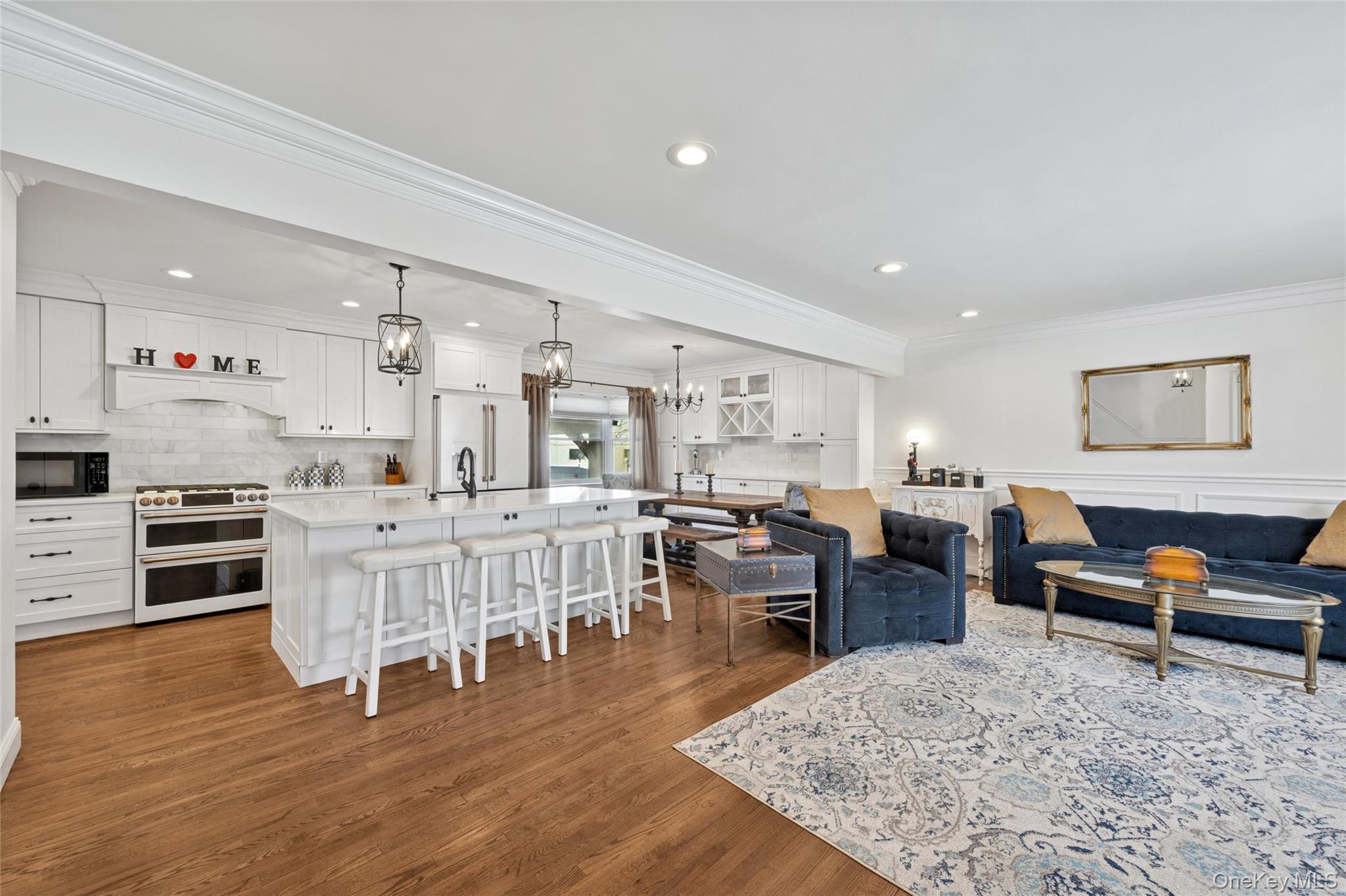 #2 photo, 130 Oakview Avenue, Farmingdale , NY 11735