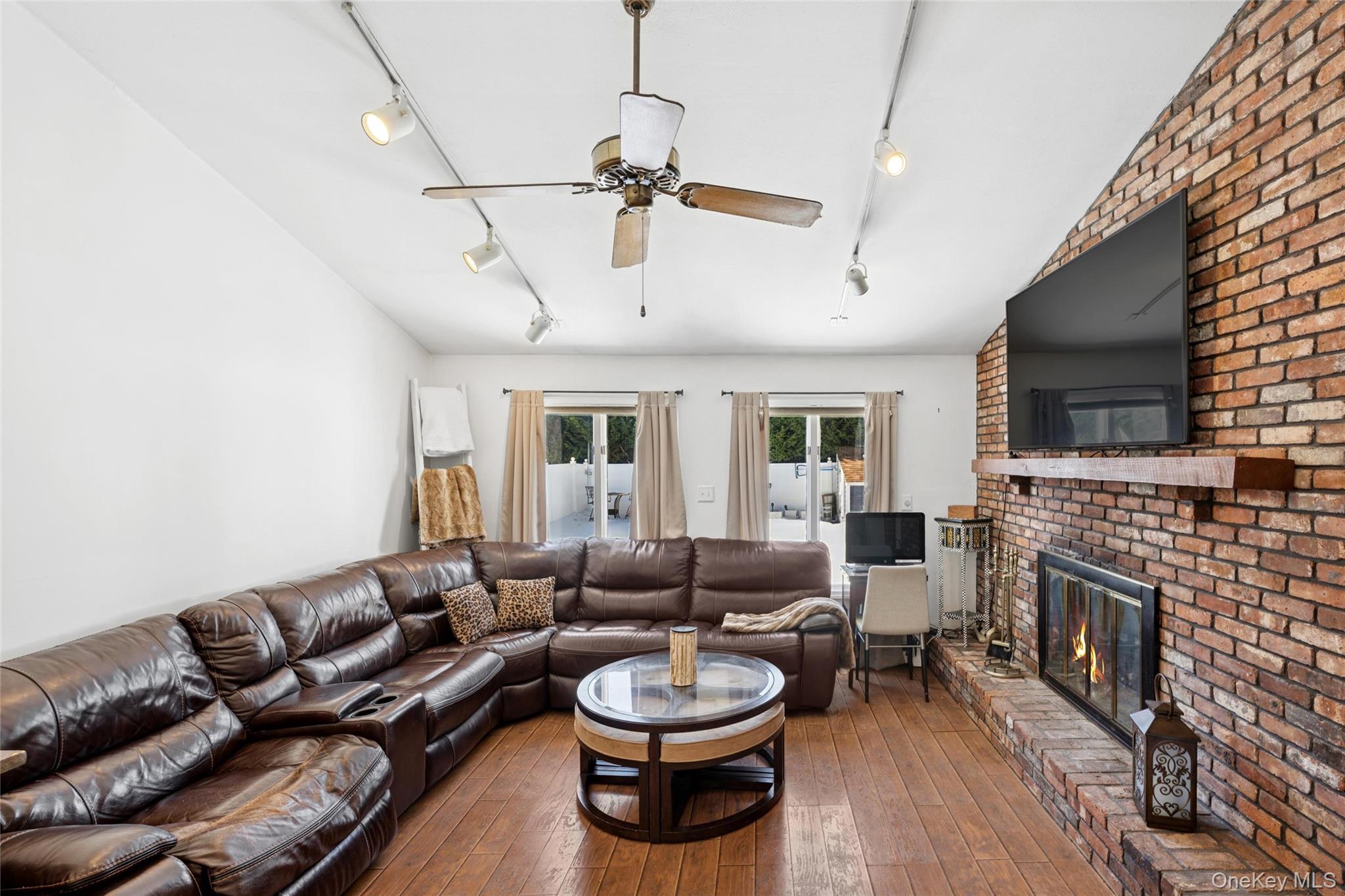 #8 photo, 130 Oakview Avenue, Farmingdale , NY 11735