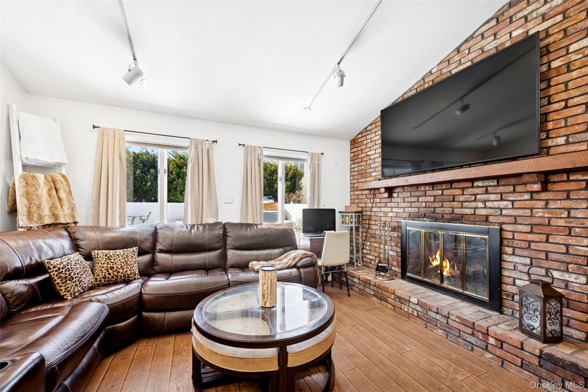 #9 photo, 130 Oakview Avenue, Farmingdale , NY 11735