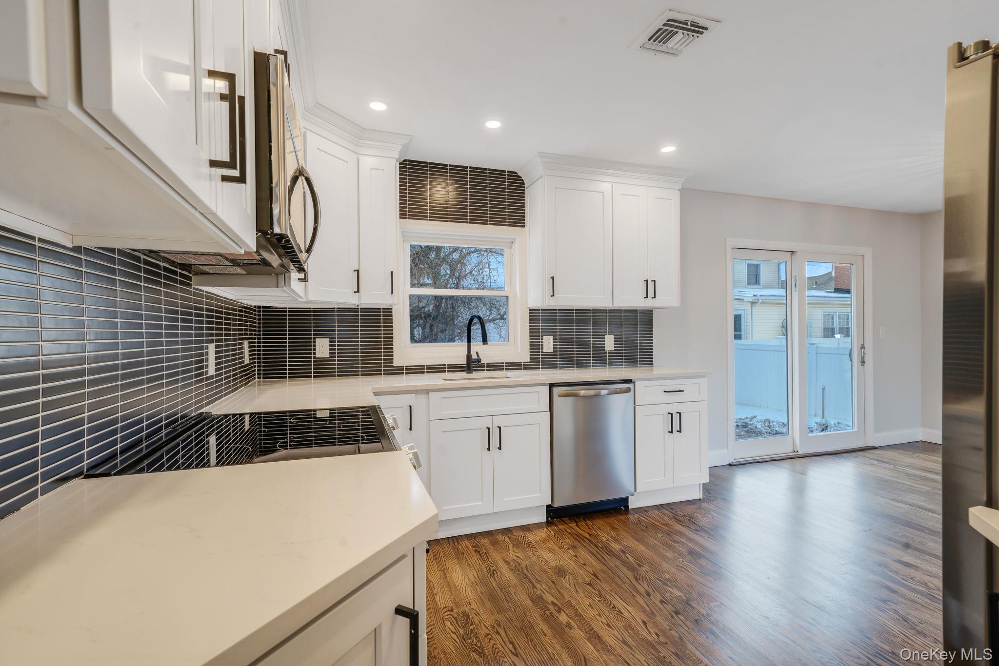 #14 photo, 233 Harrison Avenue, Island Park , NY 11558