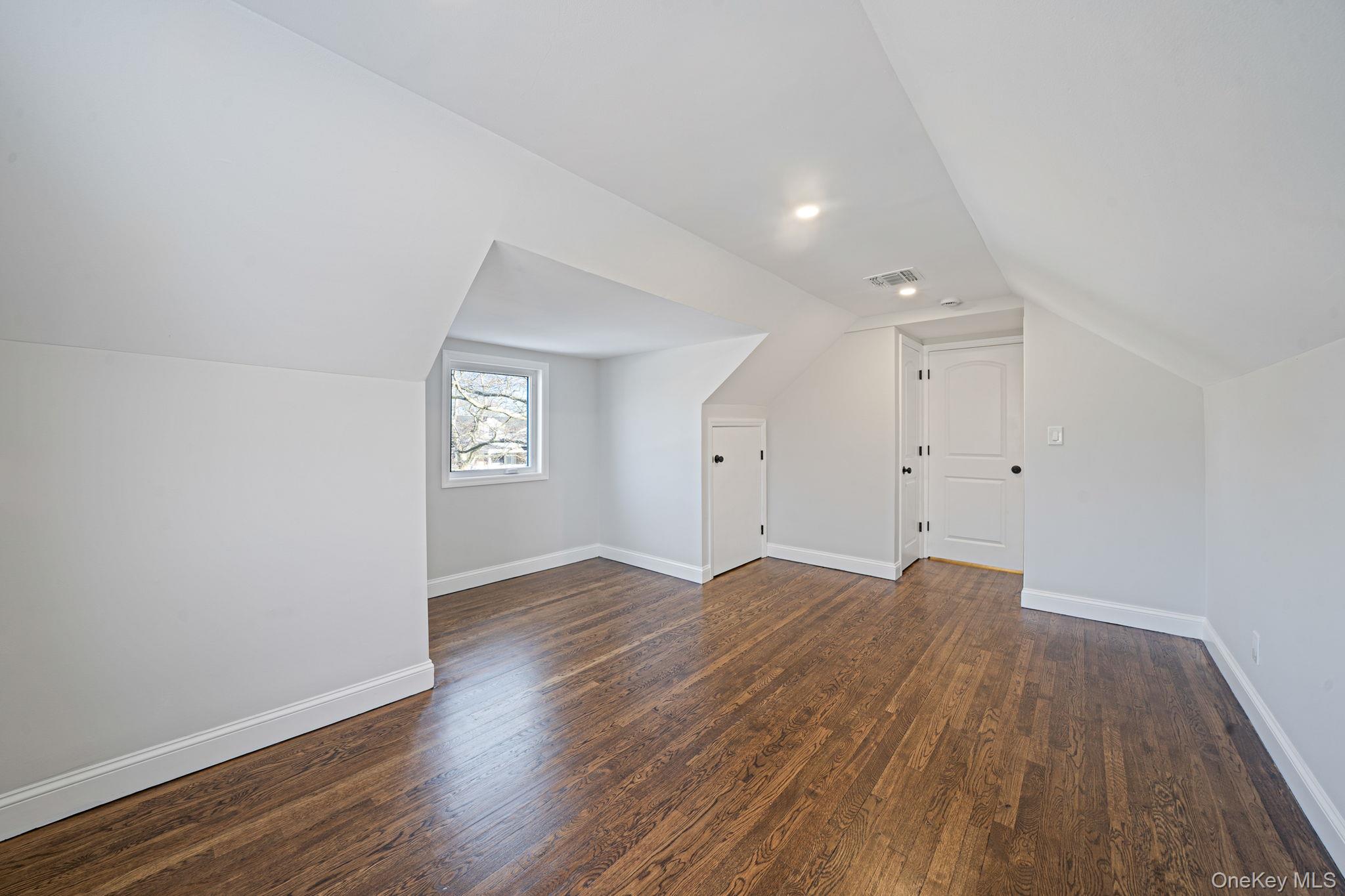 #20 photo, 233 Harrison Avenue, Island Park , NY 11558