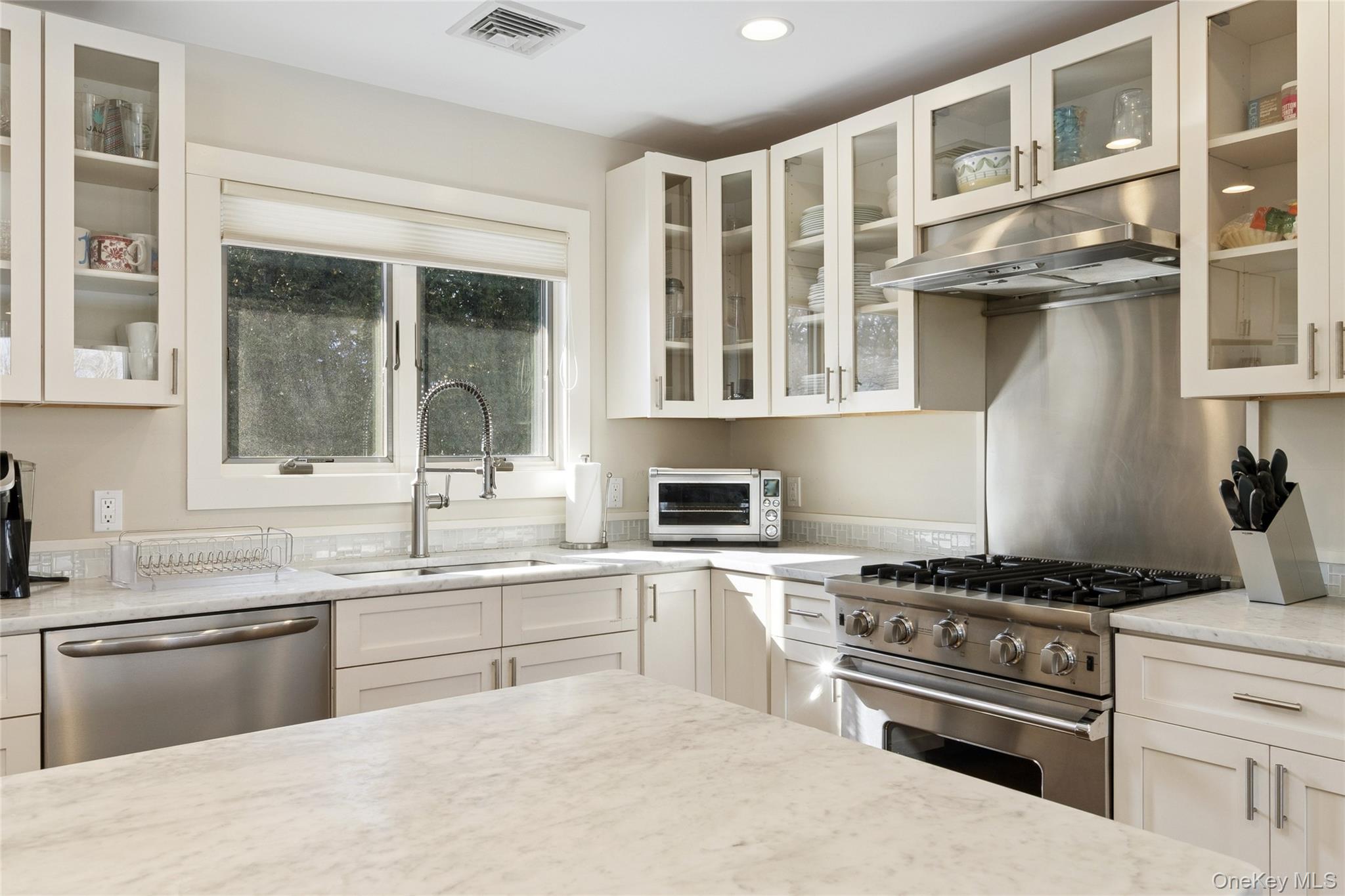 #16 photo, 6 Sunset Road, Sag Harbor , NY 11963