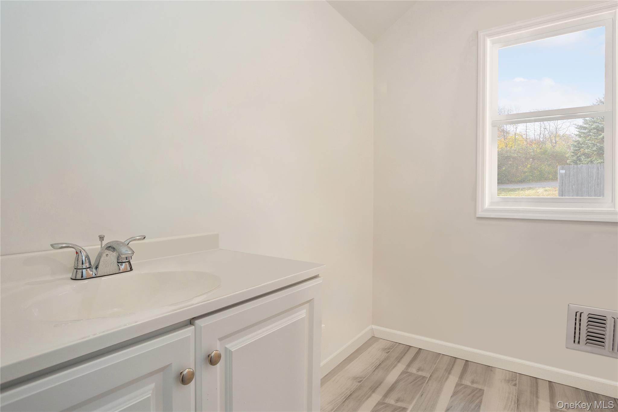 #17 photo, 630 Northville Turnpike, Riverhead , NY 11901