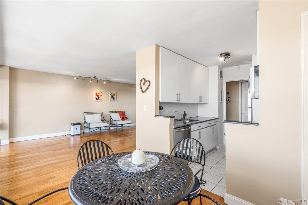 #12 photo, 17-85 215th Street, কুইন্‌স Bayside , NY 11360