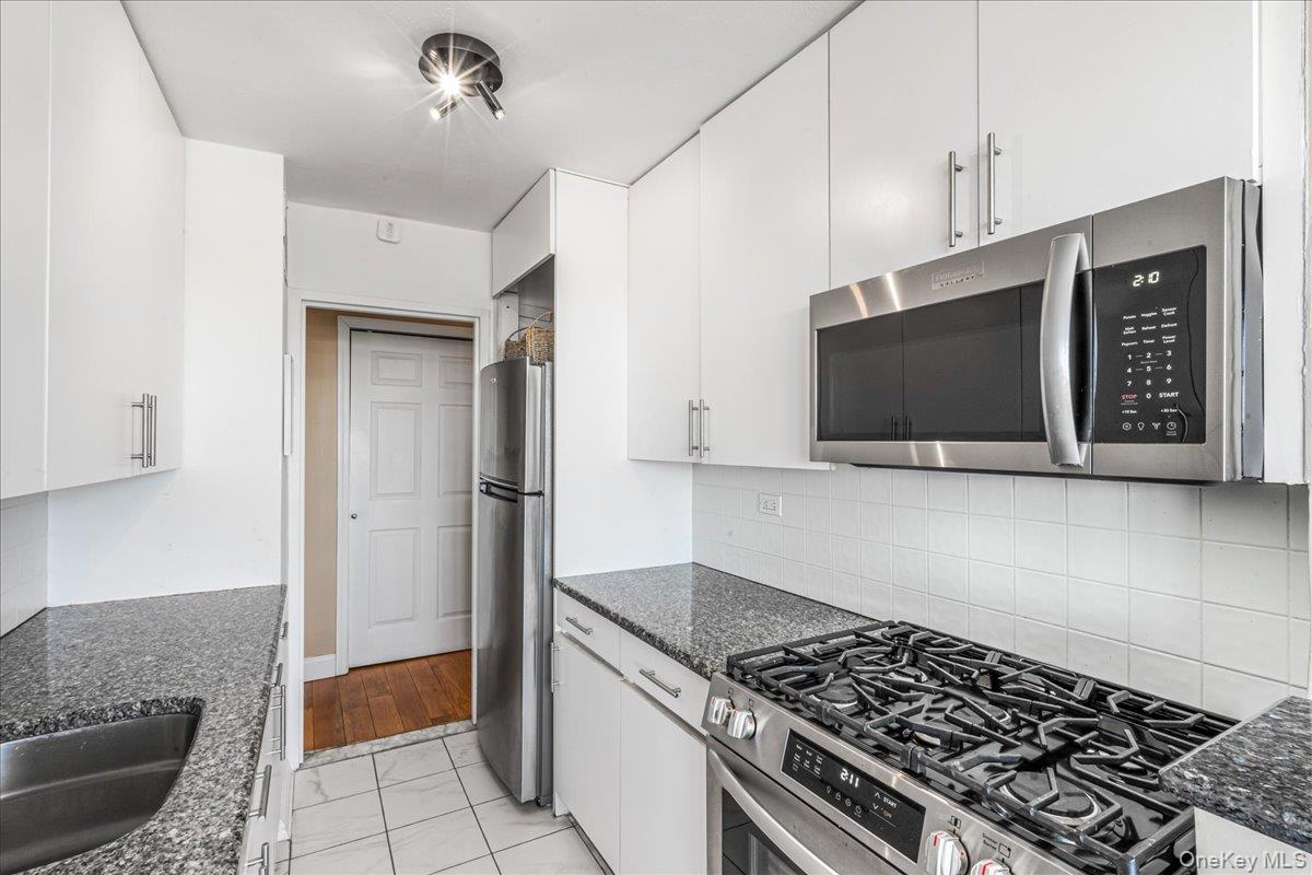 #14 photo, 17-85 215th Street, কুইন্‌স Bayside , NY 11360