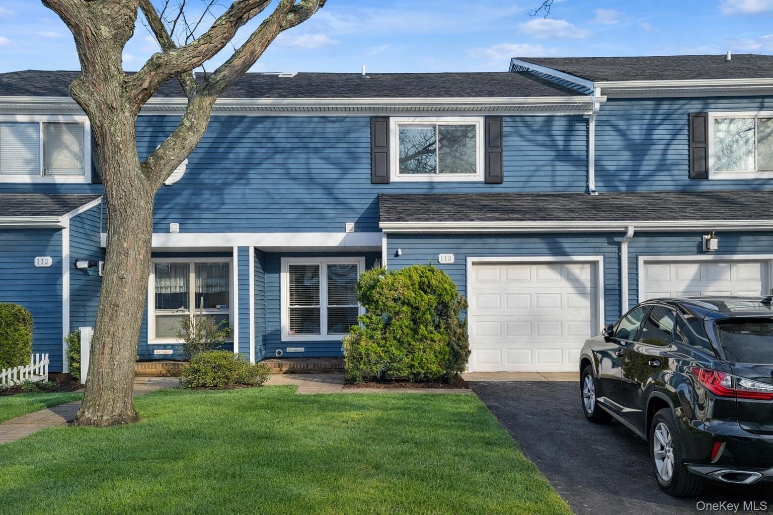 #1 photo, 100 Baker Court, Island Park , NY 11558