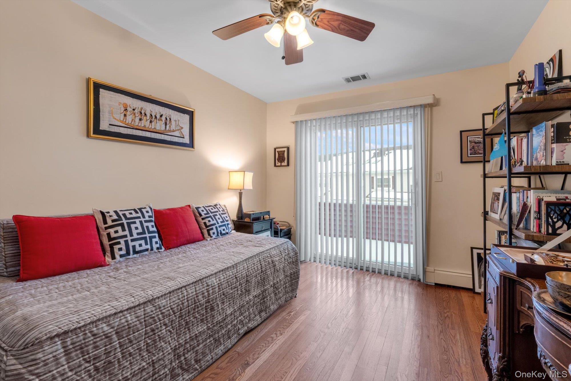 #15 photo, 100 Baker Court, Island Park , NY 11558