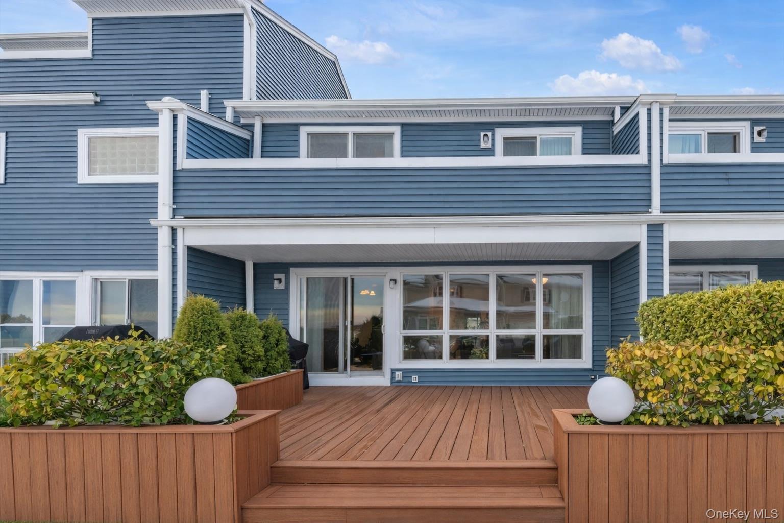 #19 photo, 100 Baker Court, Island Park , NY 11558