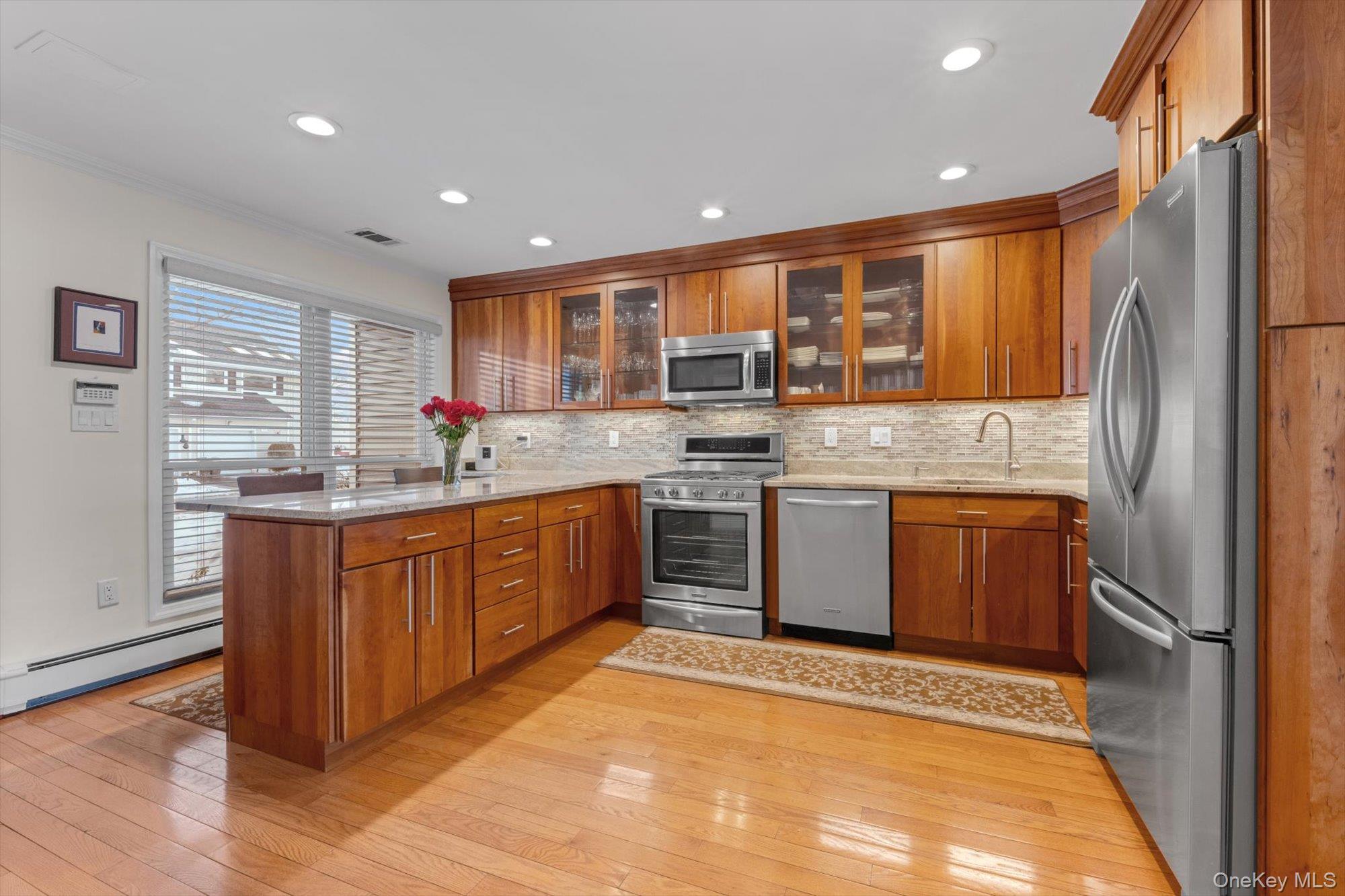 #6 photo, 100 Baker Court, Island Park , NY 11558