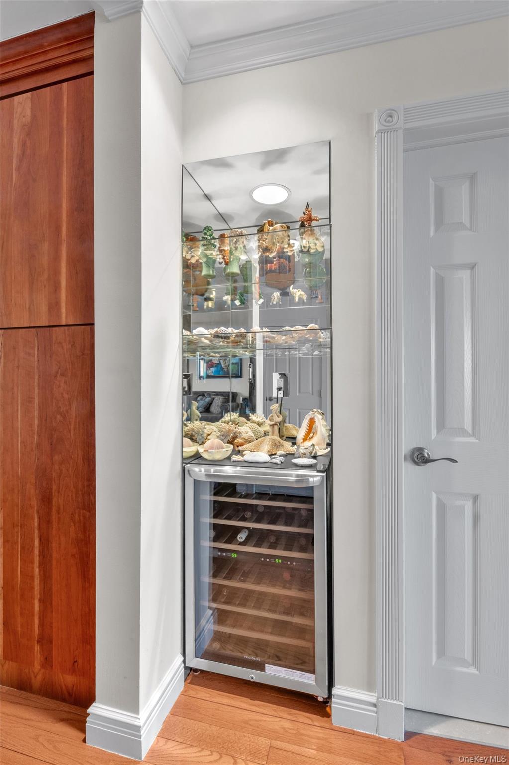 #7 photo, 100 Baker Court, Island Park , NY 11558