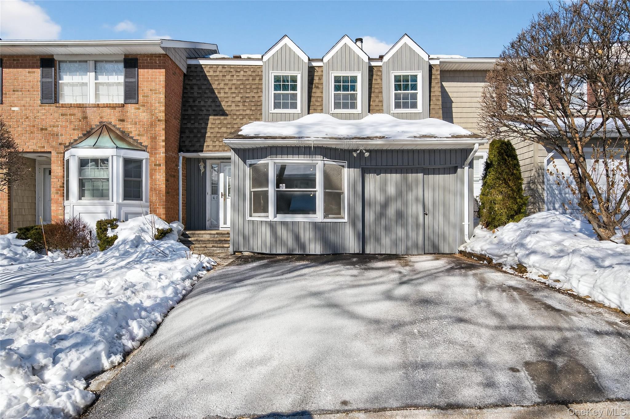 #1 photo, 61 Estate Court, Woodbury , NY 11797