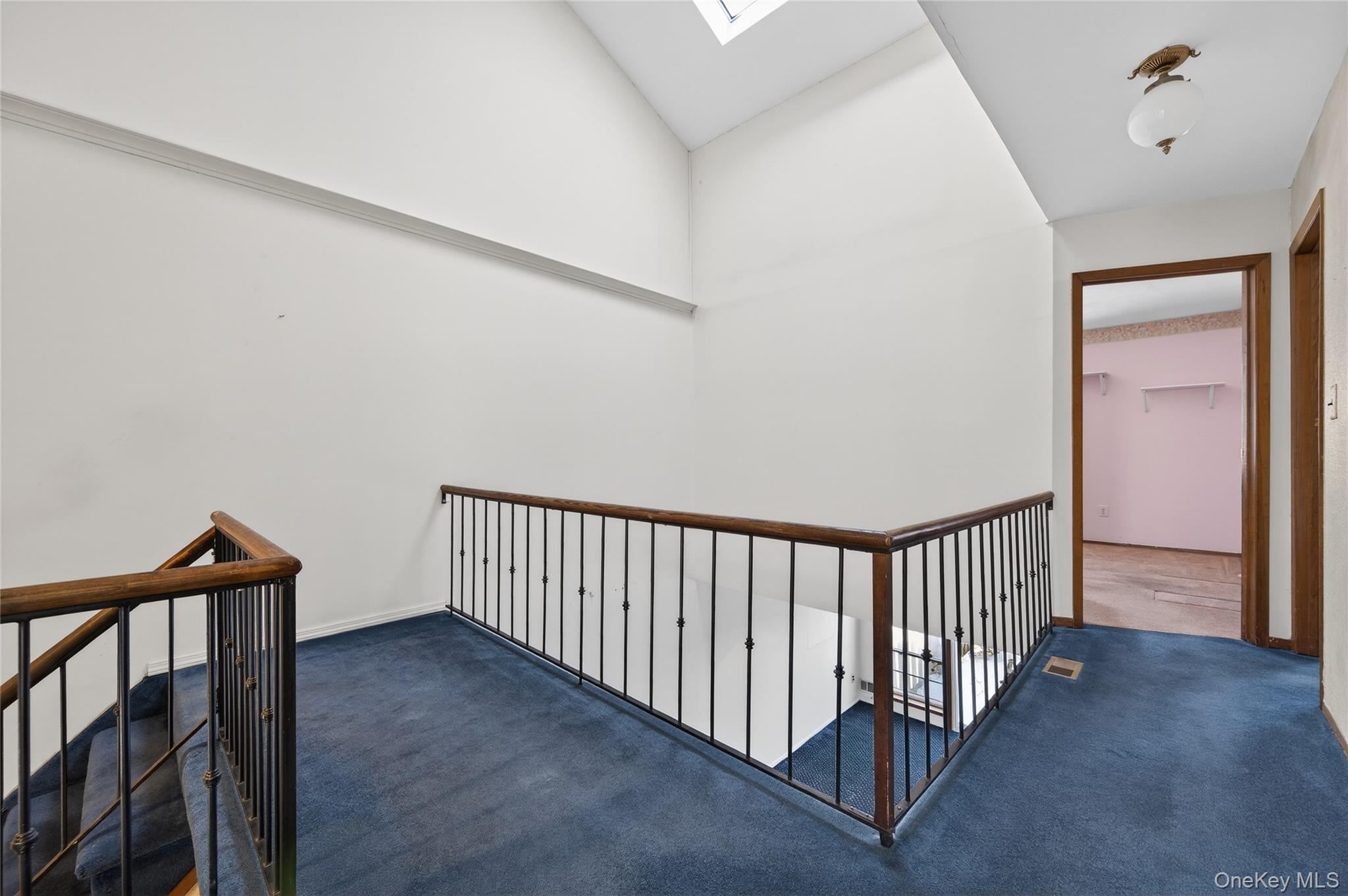 #13 photo, 61 Estate Court, Woodbury , NY 11797