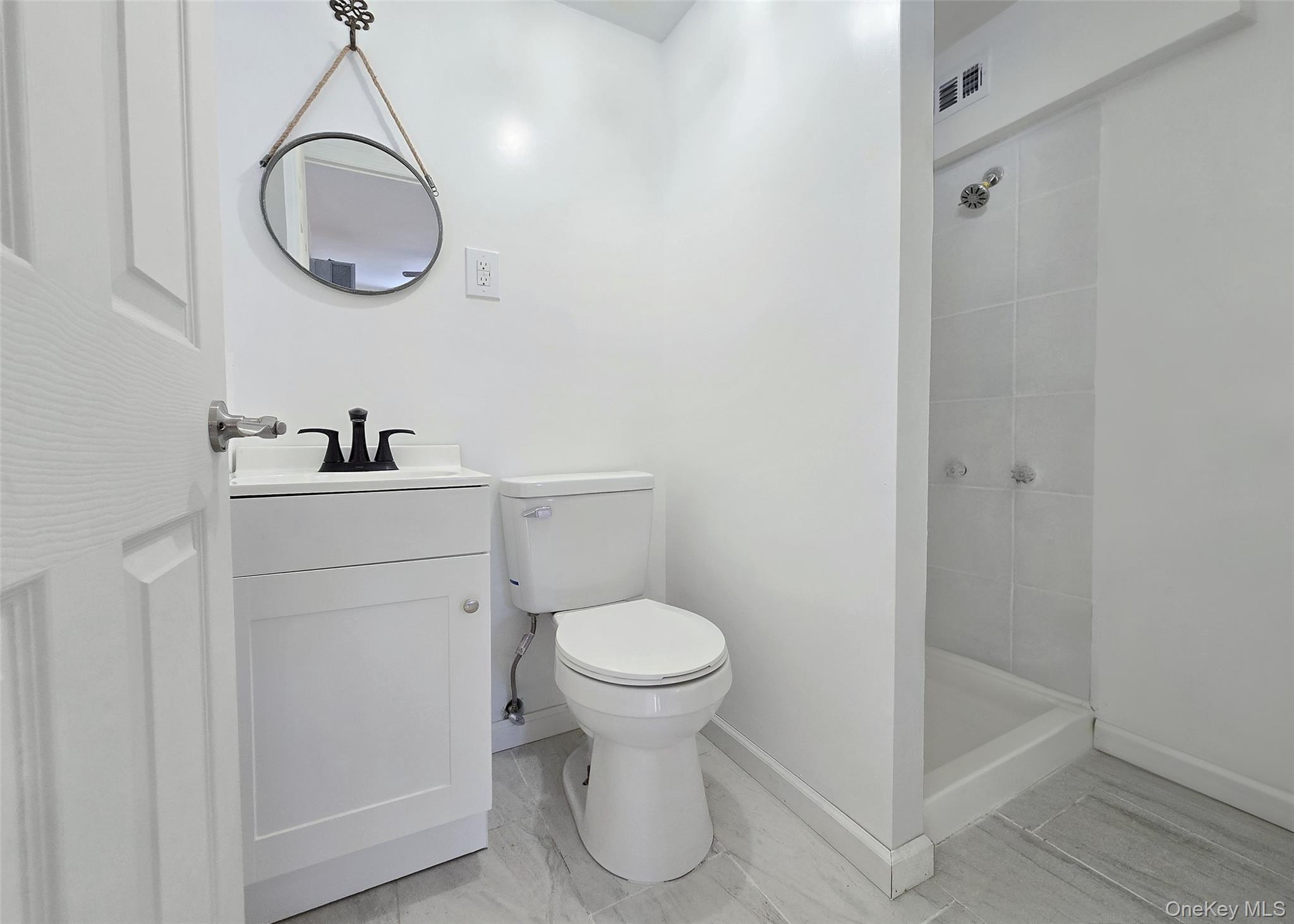 #12 photo, 19 University Drive, 롱 아일랜드 Ronkonkoma , NY 11779