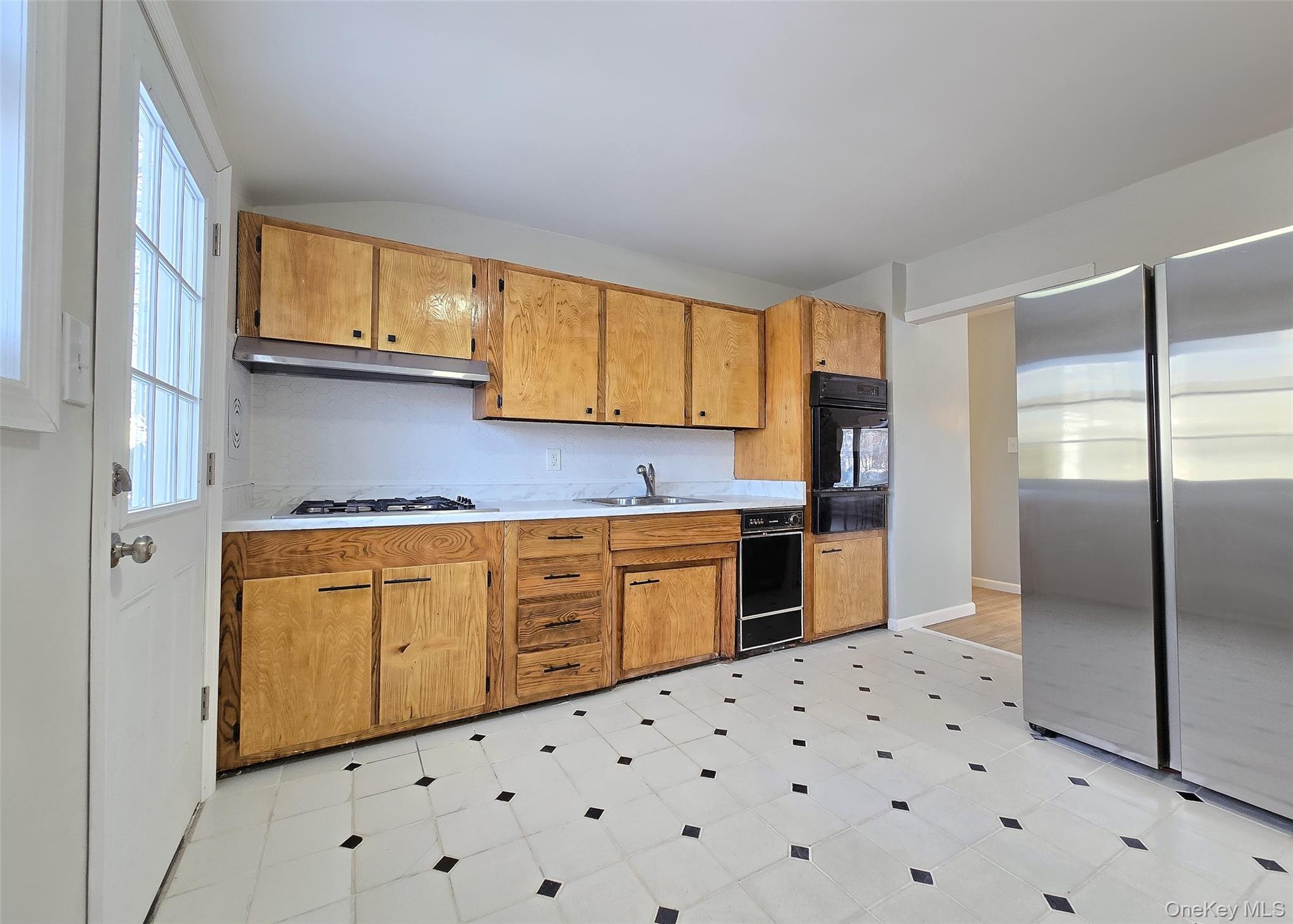 #4 photo, 19 University Drive, 롱 아일랜드 Ronkonkoma , NY 11779