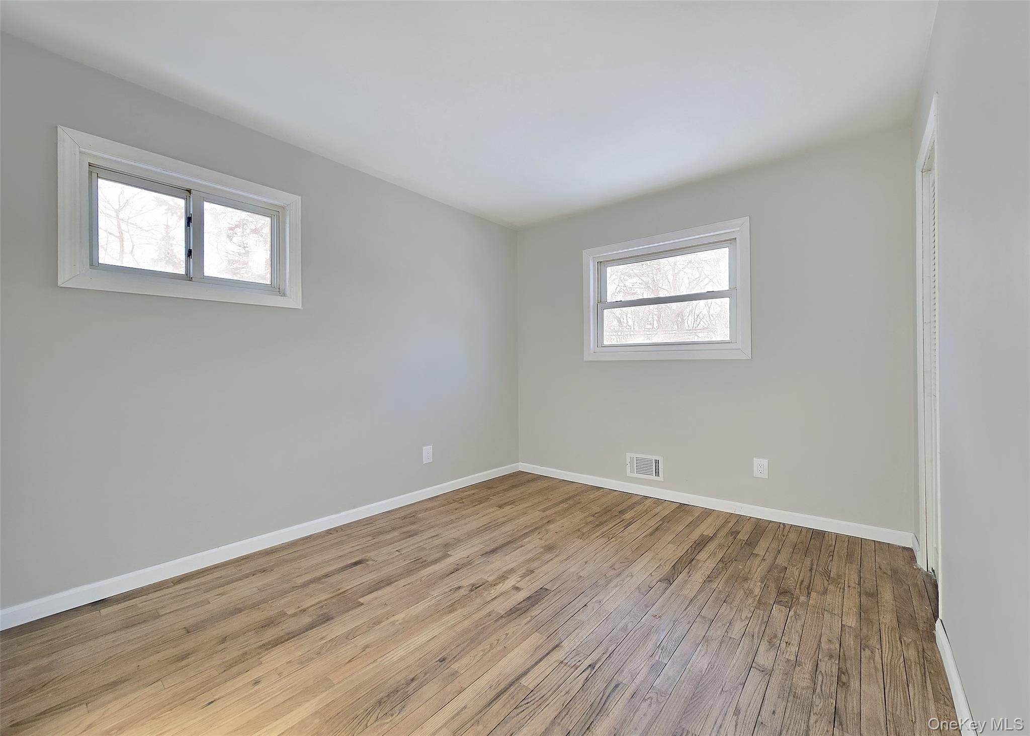 #9 photo, 19 University Drive, 롱 아일랜드 Ronkonkoma , NY 11779