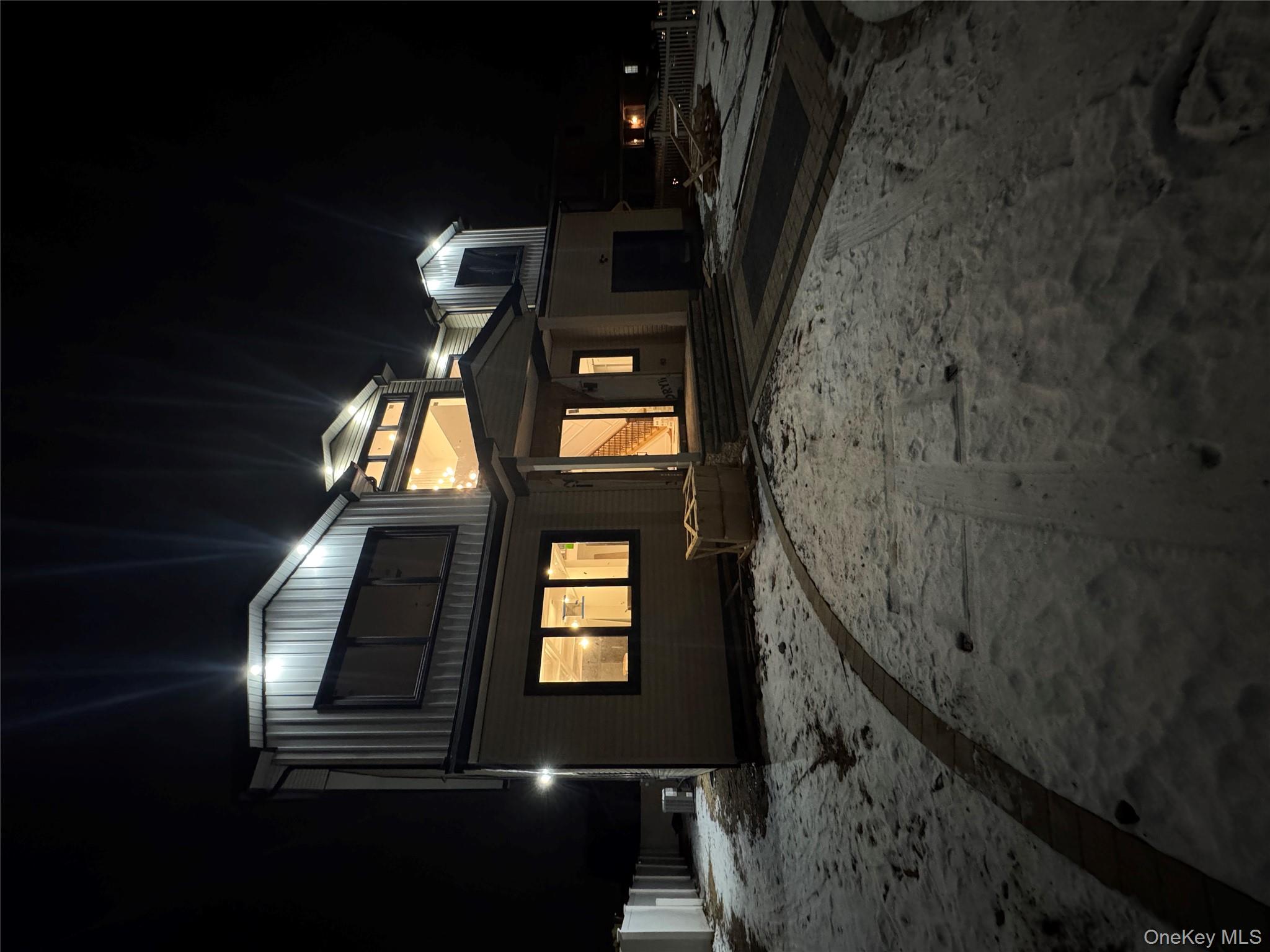 #4 photo, 53 Blackbird Lane, Levittown , NY 11756