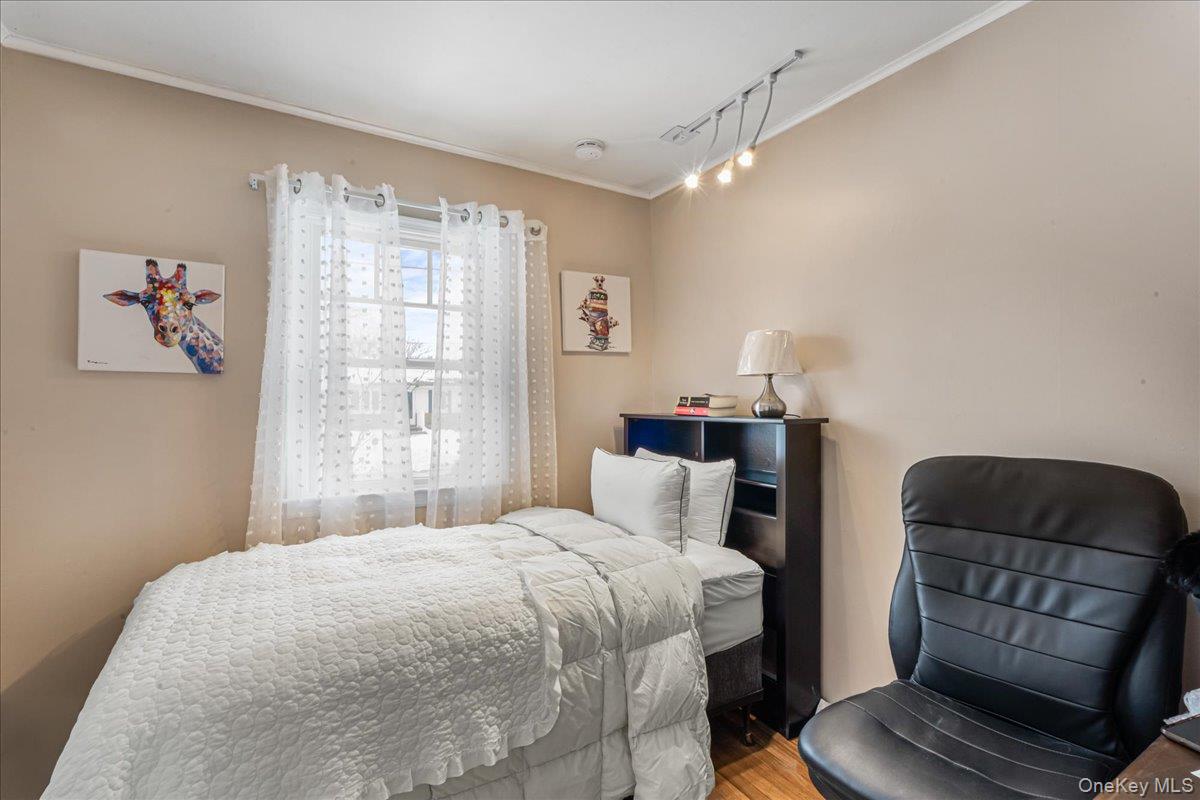 #20 photo, 18 Robert Drive, Саффолк ‖ Huntington , NY 11743