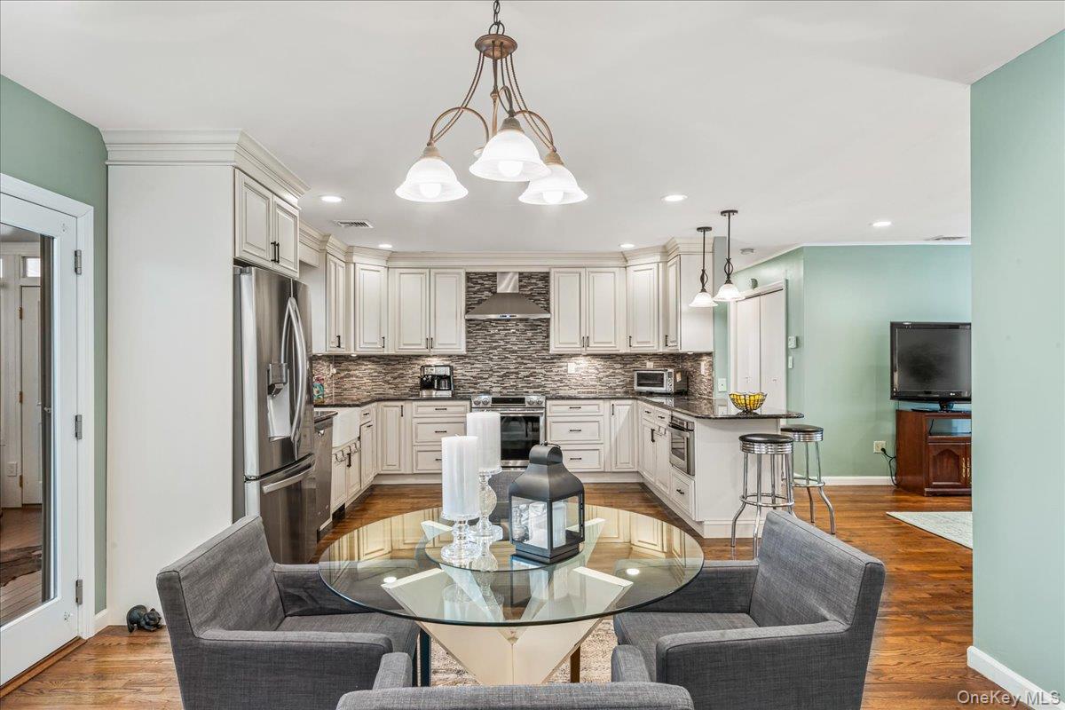 #6 photo, 18 Robert Drive, Саффолк ‖ Huntington , NY 11743