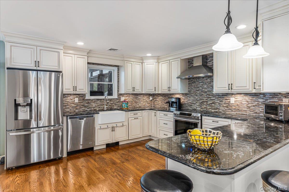 #8 photo, 18 Robert Drive, Саффолк ‖ Huntington , NY 11743