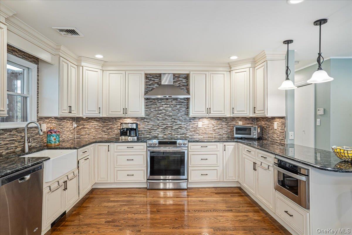 #9 photo, 18 Robert Drive, Саффолк ‖ Huntington , NY 11743