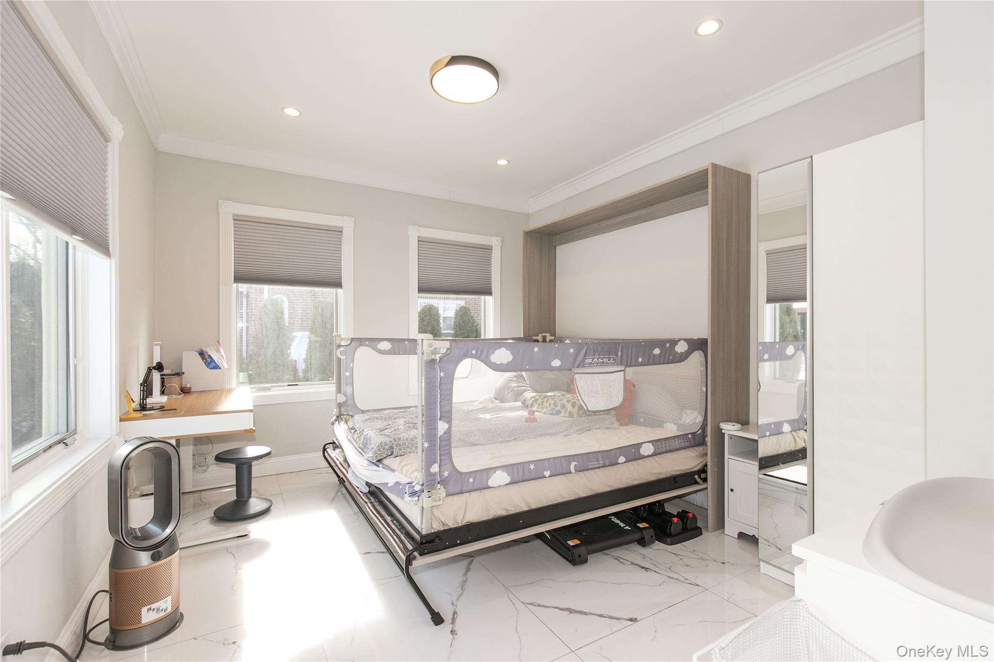 #13 photo, 66 Essex Road, Great Neck , NY 11023