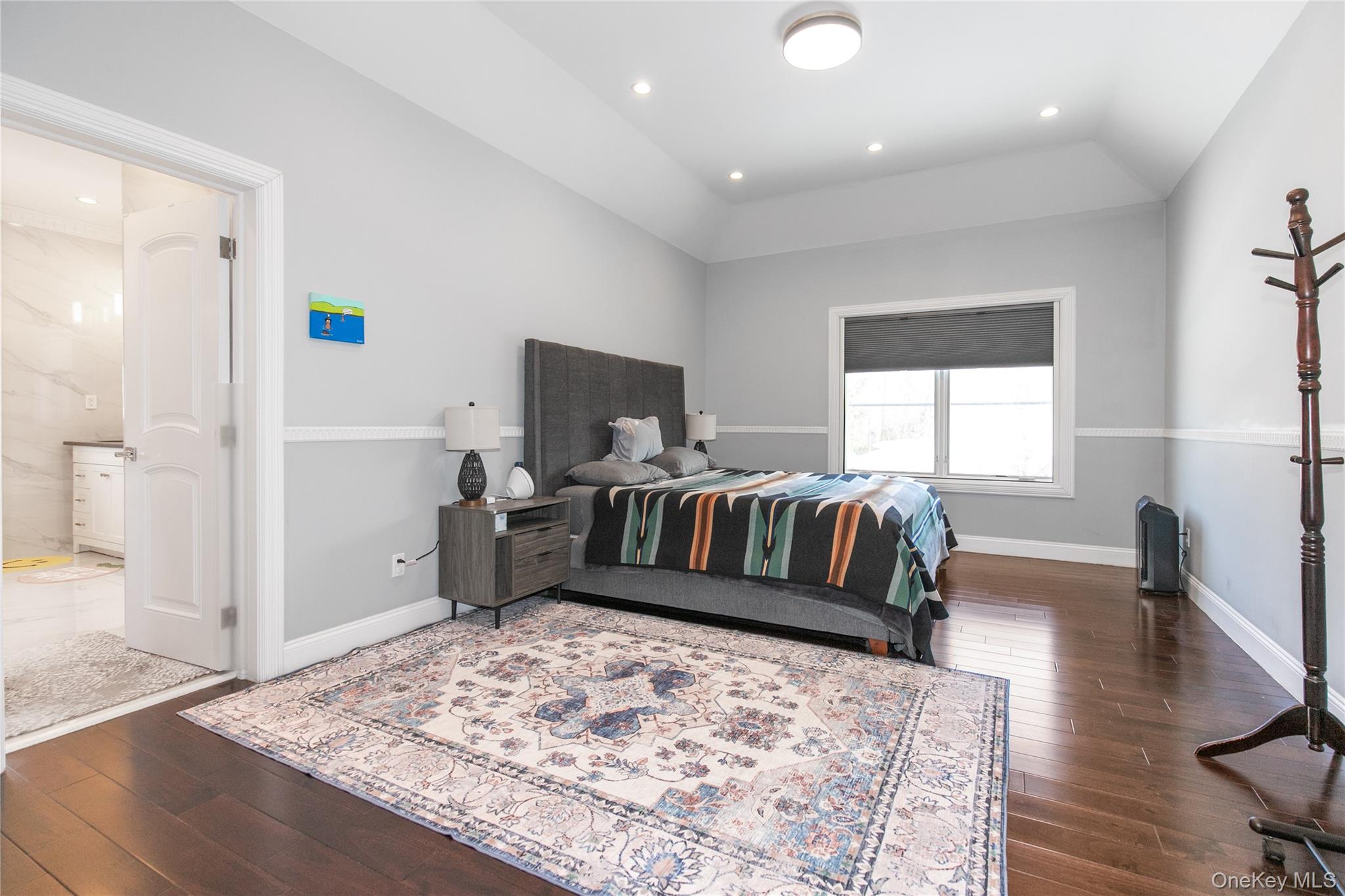 #18 photo, 66 Essex Road, Great Neck , NY 11023