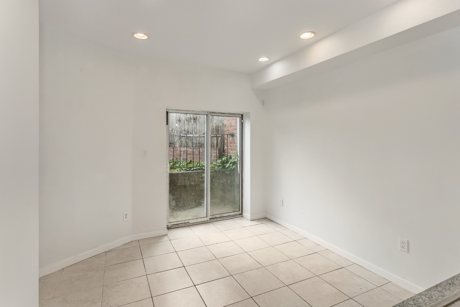 #28 photo, 84-124 Austin St, 皇后区 秋园 Kew Gardens , NY 11415