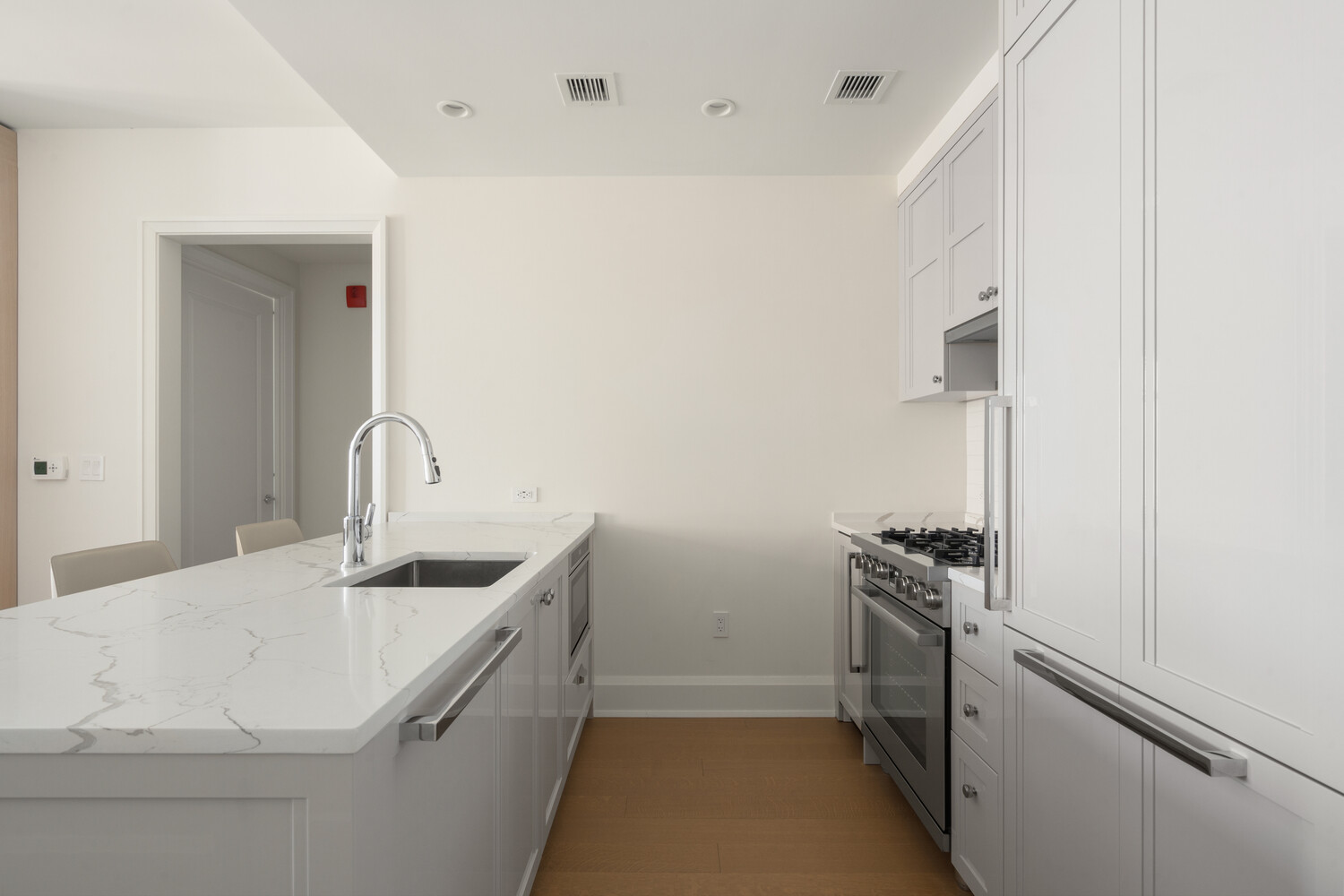 #5 photo, 100 CLAREMONT Avenue, Morningside Heights , NY 10027