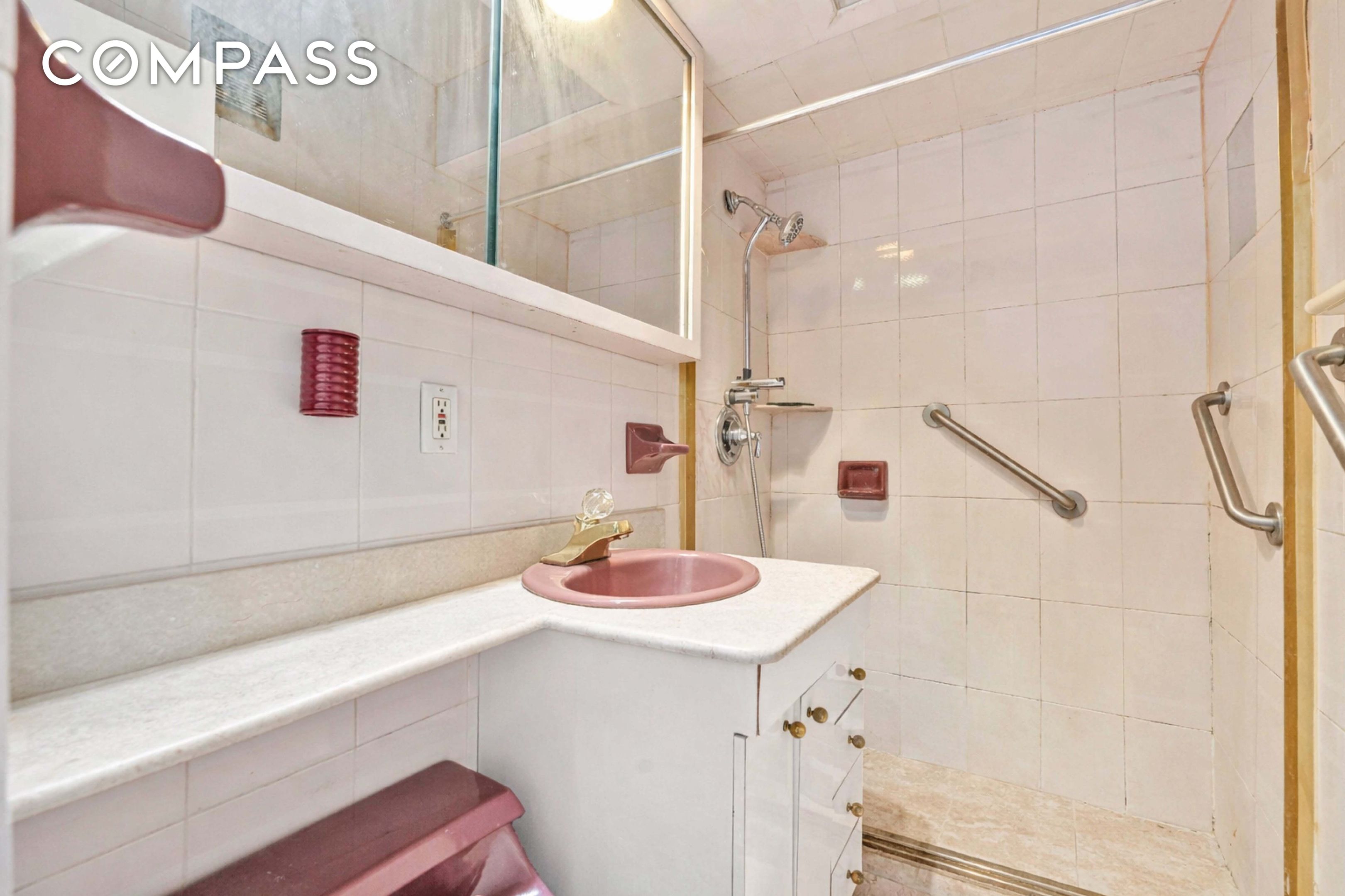 #17 photo, 370 Ocean Parkway, Бруклин ‖ Kensington , NY 11218