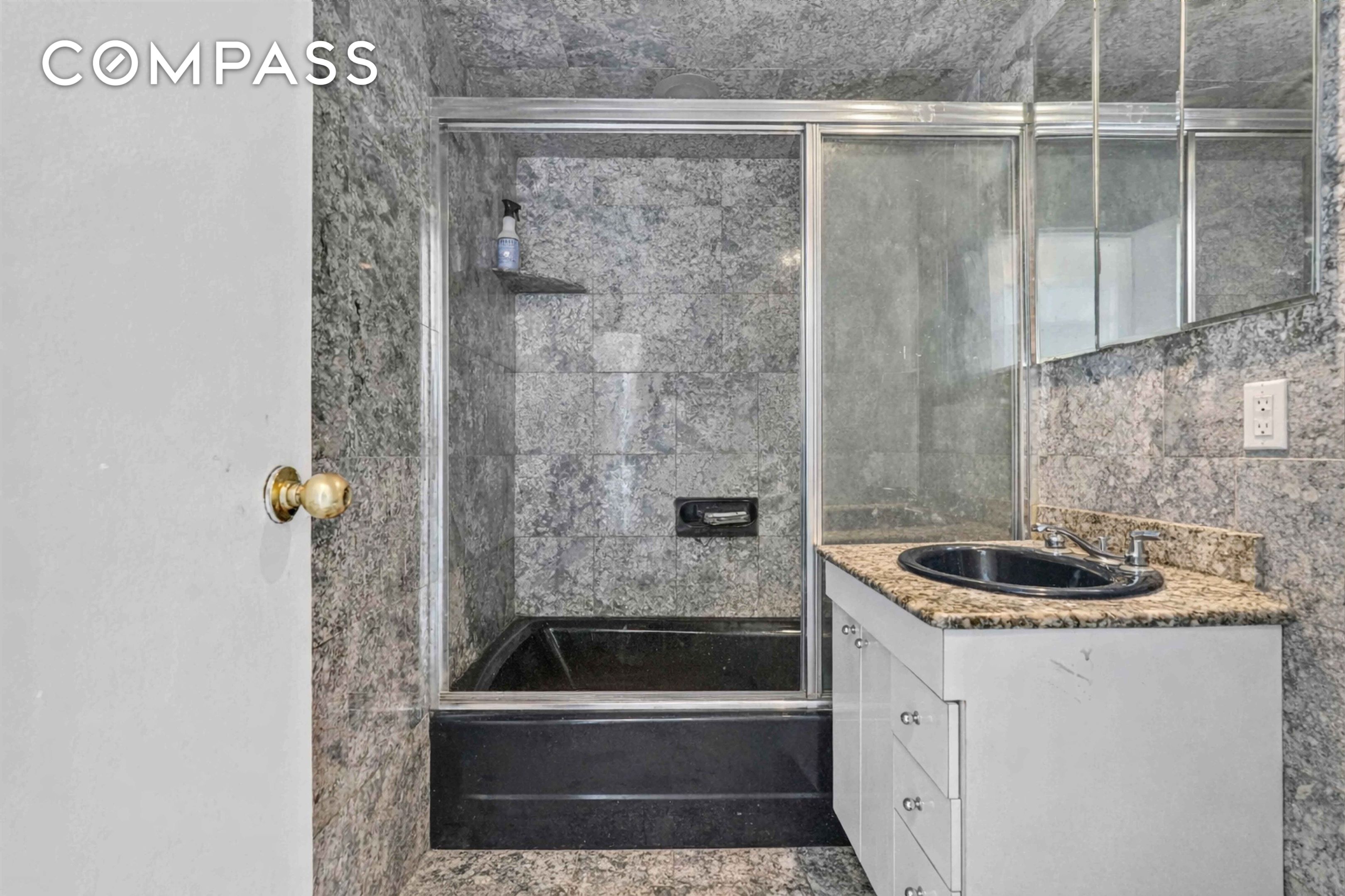 #20 photo, 370 Ocean Parkway, Бруклин ‖ Kensington , NY 11218