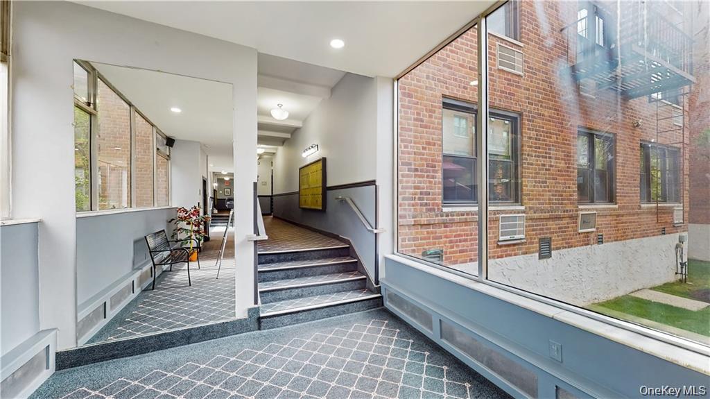 #4 photo, 1015 Old Post Road, Mamaroneck , NY 10543