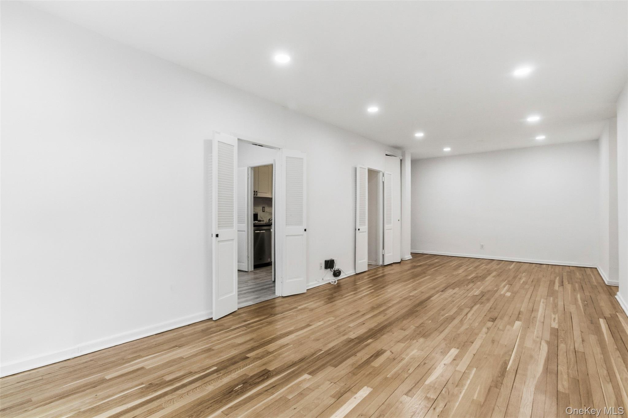 #9 photo, 1015 Old Post Road, Mamaroneck , NY 10543